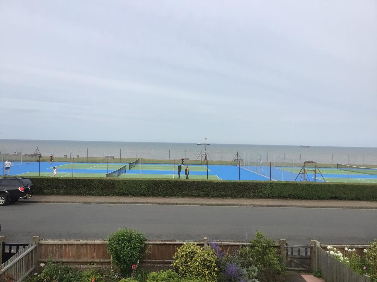 Gorleston-on-Sea Ocean Waves B&B 외부 사진